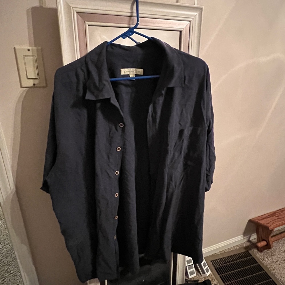 Two short sleeve button up men’s 2xl shirts